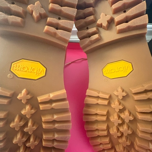 🔥 NWT Timberland x Jimmy Choo EXCLUSIVE collab graffiti boots - w 7.5 - Picture 11 of 15